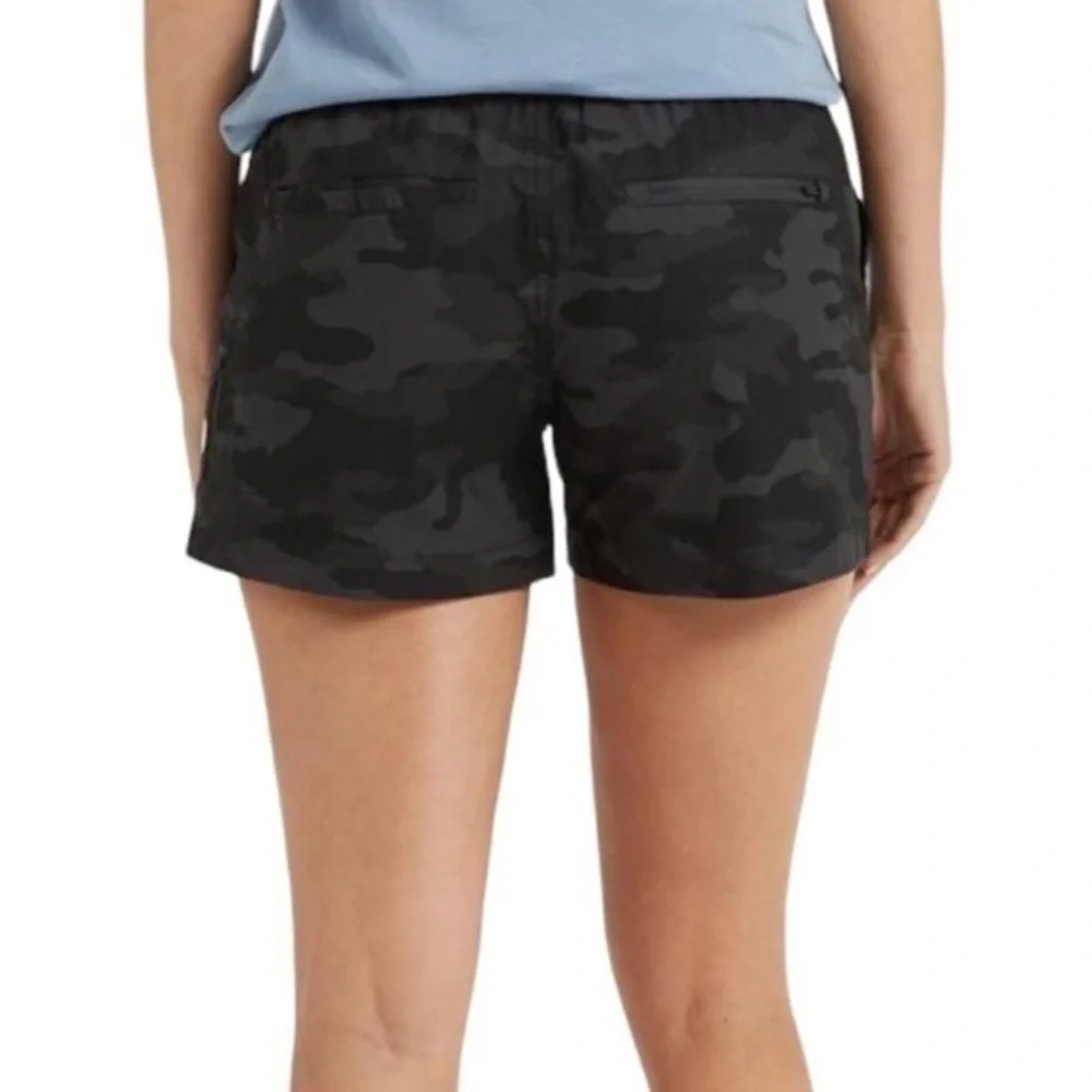 Vuori Ripstop Black Camo‎ Shorts